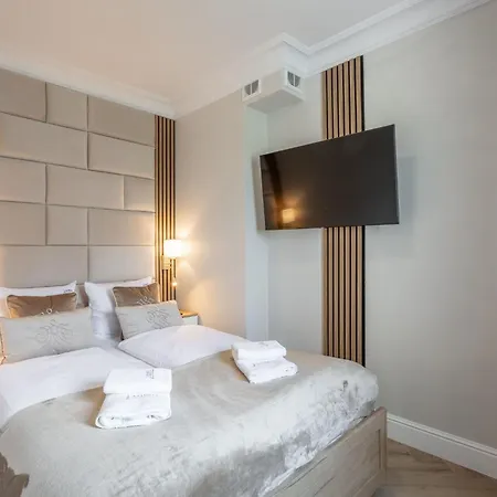 Rose 1 In Am By Interhome